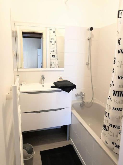 Le Refuge Des Corderies Apartment Blois Luaran gambar